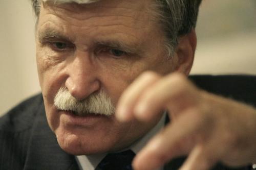 John Woods / Winnipeg Free Press / August 29 2006 - 060829 - Lieutenant - General Romeo Dallaire, gestures during an interview at Expanding The Dialogue, a workshop on child soldiers, which is being held at the University of Winnipeg Tuesday, Aug 29/06.