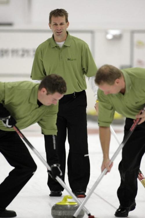 John Woods / Winnipeg Free Press / September 23, 2006 - 060923 - Jeff Stoughton practises with his new team (R to L) Steve Gould, and Rob Fowler photographed at Fort Rouge Curling Club Saturday, September 23/06.