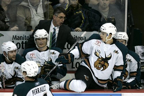 December 17, 2010 - 101217  - Manitoba Moose coach Claude Noel yells at his players  in the first period of their AHL game against the Houston Aeros in Winnipeg on Friday, December 17, 2010.  John Woods / Winnipeg Free Press