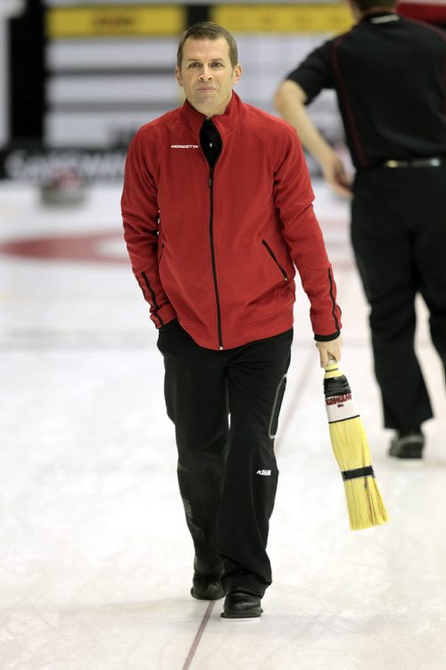 MIKE.DEAL@FREEPRESS.MB.CA 110208 - Tuesday, February 08, 2011 - Competitors in the Safeway Championship curling bonspiel in Beausejour, Manitoba practice on Tuesday, February 8, 2011. Skip Jeff Stoughton during practice. See Paul Wiecek story. MIKE DEAL / WINNIPEG FREE PRESS
