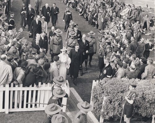 king george and queen elizabeth during royal visit in winnipeg - 1939