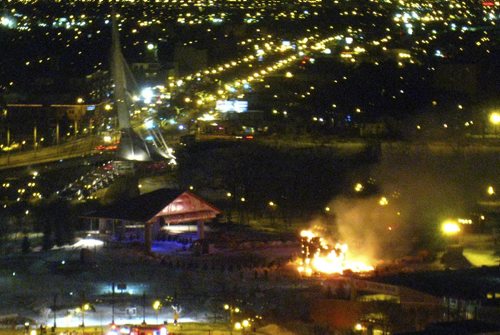 Terry Liu photo A fire at The Forks overnight destroyed a unique warming hut by the Scotiabank Stage.  By morning, there was nothing but a pile of burnt straw to show for the semi-circular crescents called Ha(y)ven that formed a windbreak from the cold for skaters, snowboarders and winter walkers.  The unique straw bale structure was seen going up in flames from blocks away Wednesday night. - for winnipeg free press