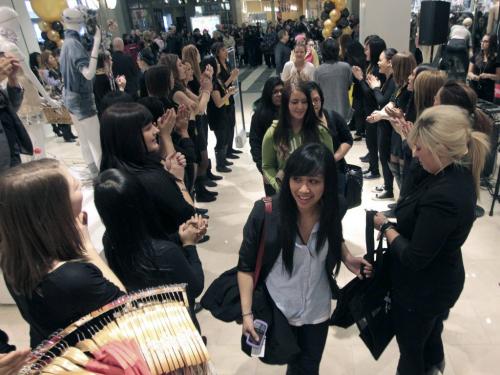 MIKE.DEAL@FREEPRESS.MB.CA 110312 - Saturday, March 12, 2011 - The grand opening of Forever 21 at Polo Park Shopping Centre brought in over one thousand fashionable shoppers. A steady stream of shoppers were greated by staff with cheers and clapping. MIKE DEAL / WINNIPEG FREE PRESS