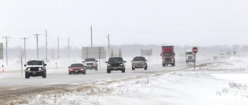 MIKE.DEAL@FREEPRESS.MB.CA 110312 - Saturday, March 12, 2011 - Vehicles heading East into Headingley along the TransCanada Hwy Saturday afternoon. MIKE DEAL / WINNIPEG FREE PRESS