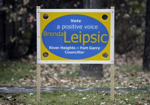 John Woods / Winnipeg Free Press / October 23, 2006 - 061023 - A election sign for Brenda Leipsic who is running in River Heights Monday Oct 23/06.  For illustration