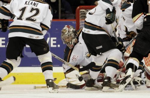 John Woods / Winnipeg Free Press / October 27, 2006 - 061027 - Moose goalie Drew MacIntyre (1) watches the puck in front of his net in second period AHL action against the Penquins in Winnipeg Friday Oct 27/06.