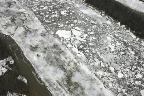 MIKE.DEAL@FREEPRESS.MB.CA 110408 - Friday, April 08, 2011 - The Red River flyover north of Winnipeg during the 2011 Flood. Ice that was broken up by the Amphibex in the middle of the Red River north of Selkirk, MB. MIKE DEAL / WINNIPEG FREE PRESS