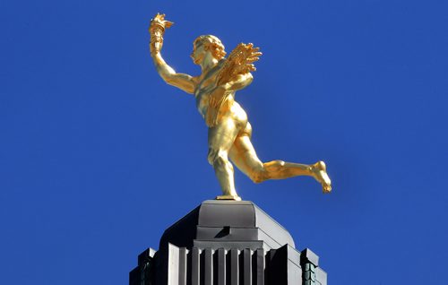 JOE.BRYKSA@FREEPRESS.MB.CA Local- ( See Bruce's  story )-  The Golden Boy on top of the Manitoba Legislature as the government delievers the Provincial Budget Tuesday afternoon- JOE BRYKSA/WINNIPEG FREE PRESS- Apr 12, 2011