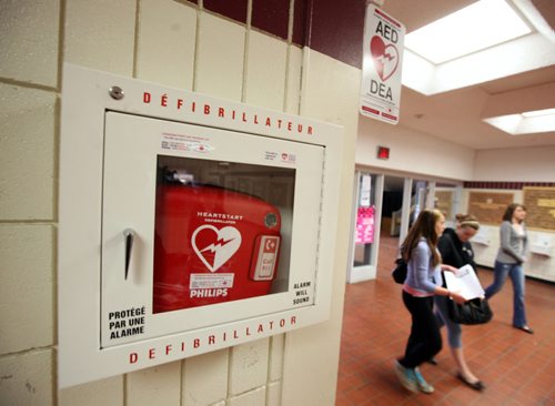 Brandon Sun A portable defibrillator unit sits in a hallway at Crocus Plains high school, Thursday afternoon. All schools in the local division will have the devices by the resumption of classes this fall.  (Colin Corneau/Brandon Sun)