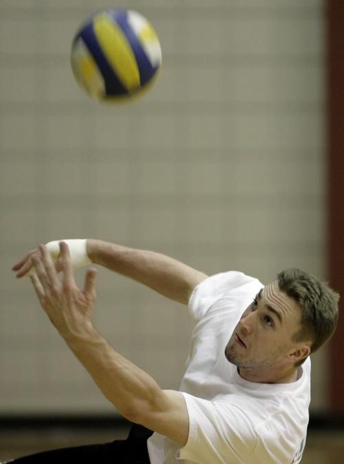 John Woods / Winnipeg Free Press / November 2, 2006 - 061102  - Mike Munday of team Canada volleyball practices at the U of MB Thursday Nov 2/06.