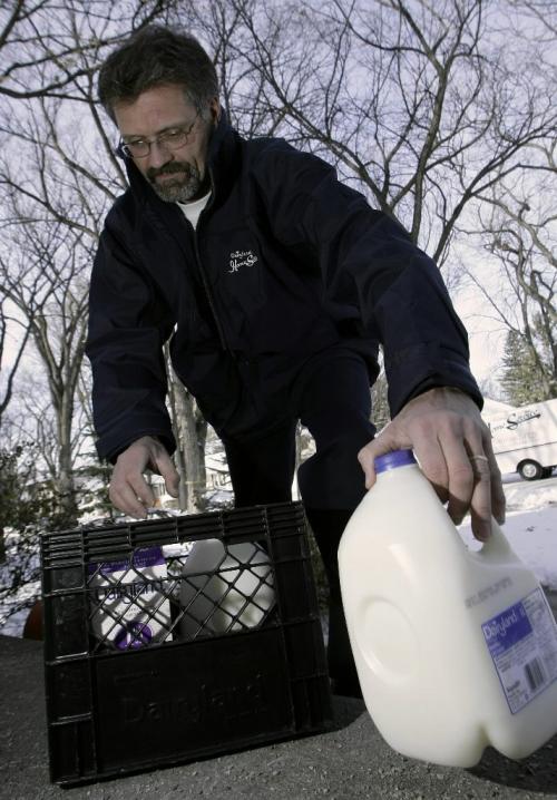 John Woods / Winnipeg Free Press / November 3, 2006 - 061103  - Eugene Dick delivers milk for Dairyland dairies Friday Nov 3/06.