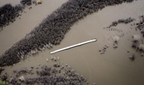 MIKE.DEAL@FREEPRESS.MB.CA 110512 - Thursday, May 12, 2011 -  Flood Flight The Assiniboine River overflows its banks in Brandon, Manitoba. MIKE DEAL / WINNIPEG FREE PRESS