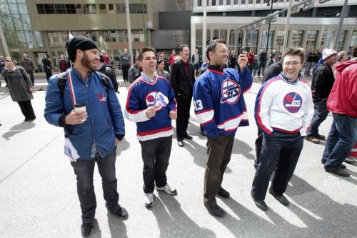 MIKE.DEAL@FREEPRESS.MB.CA 110531 - Tuesday, May 31, 2011 -  Hockey fans gathered at Portage and Main to celebrate the return of the NHL to Winnipeg, MB. MIKE DEAL / WINNIPEG FREE PRESS
