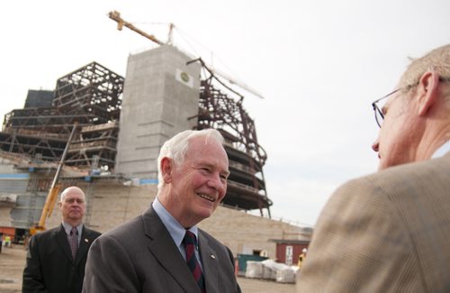 HADAS.PARUSH@FREEPRESS.MB.CA - Governor General David Johnston is welcomed by President and CEO of the Canadian Museum for Human Rights, Stuart Murray (right), before taking a tour of the construction site of the new museum on Friday, June 17, 2011. HADAS PARUSH / WINNIPEG FREE PRESS, JUNE 17, 2011. CMHR