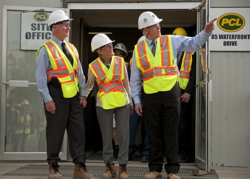 HADAS.PARUSH@FREEPRESS.MB.CA - Governor General David Johnston and his wife Sharon take a tour of the construction site of the Canadian Museum for Human Rights, led by President and CEO of the museum, Stuart Murray, on Friday, June 17, 2011. HADAS PARUSH / WINNIPEG FREE PRESS, JUNE 17, 2011. CMHR