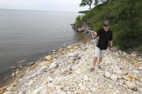 BORIS.MINKEVICH@FREEPRESS.MB.CA   BORIS MINKEVICH / WINNIPEG FREE PRESS 110622 Lake Winnipeg, Grand Marais. Beach erosion. Tyler Gray Near the effected area.