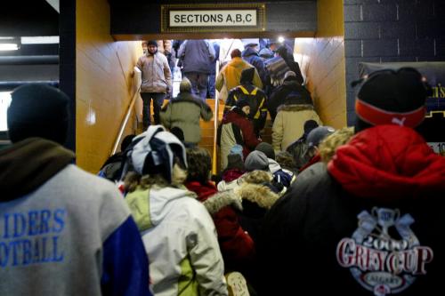 CHRISTOPHER PIKE/WINNIPEG FREE PRESS Spectators enter the stadium  BC Lions vs. Montreal Alouettes during the 94th Grey Cup at Canad Inns Stadium in Winnipeg, Man. on Sunday Nov. 19, 2006.