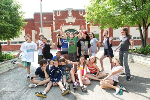 Group photo of Windsor School Grade 6 class in front of their school on the last day of school.  Some of the students have been together in the same class since kindergarden class. Story by Carolin Vesley, 2017 feature. June 29, 2011 (RUTH BONNEVILLE / WINNIPEG FREE PRESS)