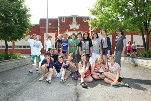 Group photo of Windsor School Grade 6 class in front of their school on the last day of school.  Some of the students have been together in the same class since kindergarden class namely the students in the front row - Quinn, Jesse, Garrett, Sarah, Hailey and Aby.  (This photo is the tame photo that allows you to see the students faces, there are  better, more energetic, fun shots in system) Story by Carolin Vesley, 2017 feature. June 29, 2011 (RUTH BONNEVILLE / WINNIPEG FREE PRESS)