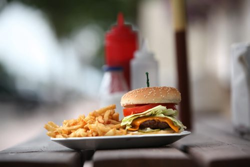 Vickie's Snack Bar in Beausejour - Deluxe Burger. July 28, 2011 (RUTH BONNEVILLE / WINNIPEG FREE PRESS)