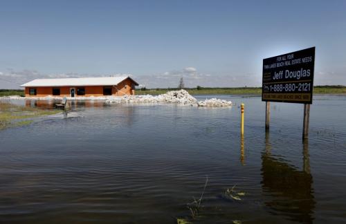 Photo's of Twin Lakes Beaches. Saturday Special, Follow-up on Manitoba 2011 Flood by Melissa Martin. July 27, 2011 (RUTH BONNEVILLE / WINNIPEG FREE PRESS)