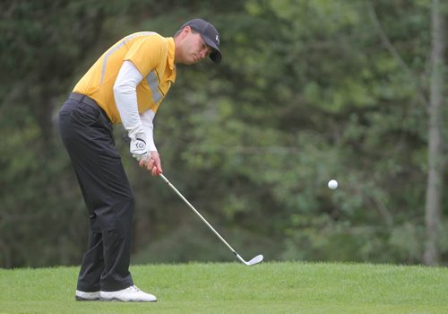 Brandon Sun Jeff Sawchuk onto the green during his round at the Tamarack golf tournament at the Clear Lake Golf Course on Sunday. (Bruce Bumstead/Brandon Sun)