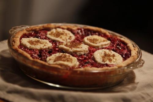 RECIPE SWAP - Cranberry - Raisin Pie.  August 28, 2011 (BORIS MINKEVICH / WINNIPEG FREE PRESS)