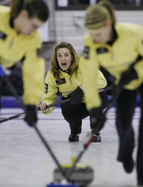 John Woods / Winnipeg Free Press / December 12, 2006 - 061212  - Joelle Brown curls at the Asham Curling Club Sunday Dec 12/06.