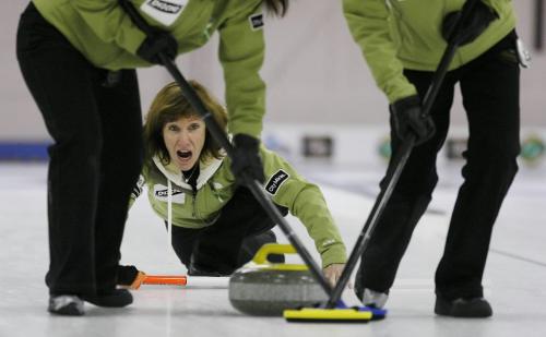 John Woods / Winnipeg Free Press / December 12, 2006 - 061212  - Janet Harvey curls at the Asham Curling Club Sunday Dec 12/06.
