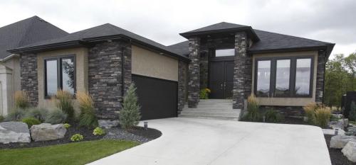 HOMES - 10 Bridgetown Drive in Royalwood.  Sept 13, 2011 (BORIS MINKEVICH / WINNIPEG FREE PRESS)