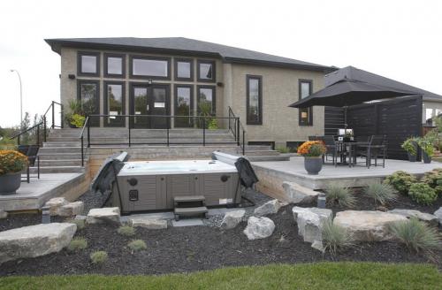 HOMES - 10 Bridgetown Drive in Royalwood.  Sept 13, 2011 (BORIS MINKEVICH / WINNIPEG FREE PRESS)