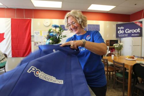PC candidte from Kirkfield Park -  Kelly de Groot packs up her bag with campaign filers at her office Tuesday afternoon before heading out to go door knocking. Sept 27, 2011 Ruth Bonneville  Winnipeg Free Press