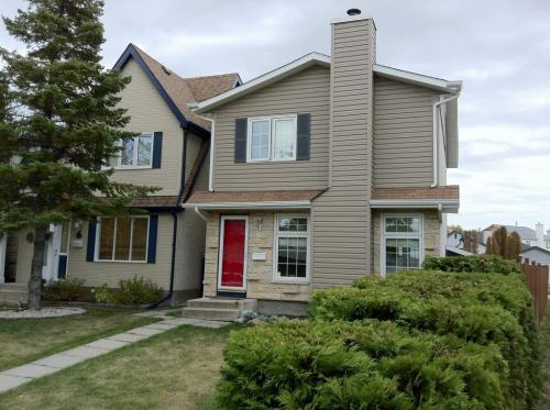 Sold Home 2 Northcliffe Drive 110928 Mike Deal / Winnipeg Free Press