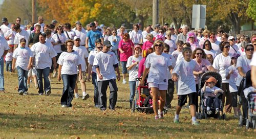 Brandon Sun Participants in the second annual CIBC Run For The Cure rally take off from Assiniboine Community College in the city's east end, Sunday afternoon. Over 600 people gathered to help in the fundraiser for breast cancer research. WITH KEITH STORY (Colin Corneau/Brandon Sun)