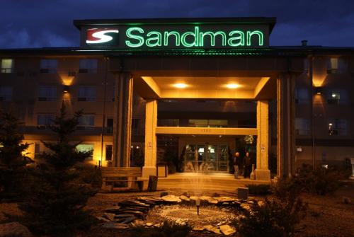 Photos of the hotel on Sargeant called Sandman. Also connected to it is Denny's and Chop House restaurants.  Oct. 12, 2011 (BORIS MINKEVICH / WINNIPEG FREE PRESS)