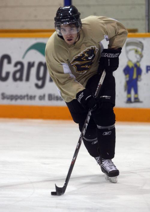 In pic Matt Lowry of Neepawa  will play his first university hockey game , he once played in the AHL and ECHL  UofM Hockey Ashley Prest Story  KEN GIGLIOTTI /  WINNIPEG FREE PRESS /  Oct 17 2011
