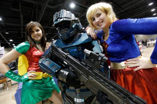 Comic-Con- (LtoR) Julie Edmonds, William Edmonds, and Orysa Stein pose for a photograph at Comic-Con at the Convention Centre. October 28 2011. JOHN WOODS / WINNIPEG FREE PRESS