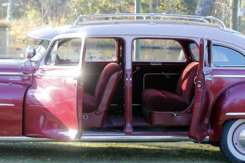 AUTO CLASSIC CARS- Otto So's 1948 DeSoto Suburban. November 1, 2011 (BORIS MINKEVICH / WINNIPEG FREE PRESS)