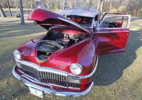 AUTO CLASSIC CARS- Otto So's 1948 DeSoto Suburban. November 1, 2011 (BORIS MINKEVICH / WINNIPEG FREE PRESS)