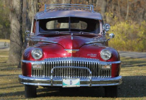 AUTO CLASSIC CARS- Otto So's 1948 DeSoto Suburban. November 1, 2011 (BORIS MINKEVICH / WINNIPEG FREE PRESS)