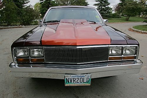 BORIS MINKEVICH / WINNIPEG FREE PRESS  061001 CLASSIC CARS- 1980 Ford Fairmont Futura.