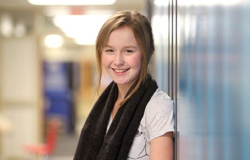 Sydney Portrait of Grade 7 Windsor School student Sydney This is the first year that the students are given the independance of their own lockers, moving to different rooms between classes and taking the transit bus on their own to name a few. See 2017 project, Carolin Vesley and Doug Speirs Nov 10,2011 (Ruth Bonneville /  Winnipeg Free Press)