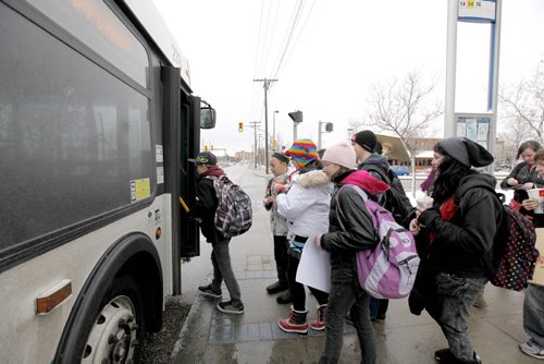 Grade 7 Windsor School students get on a transit bus together after shop class Monday. This is the first year that the students are given the independance of their own lockers, moving to different rooms between classes and taking the transit bus on their own to name a few.  See 2017 project, Carolin Vesley and Doug Speirs Nov 10,2011 (Ruth Bonneville /  Winnipeg Free Press)