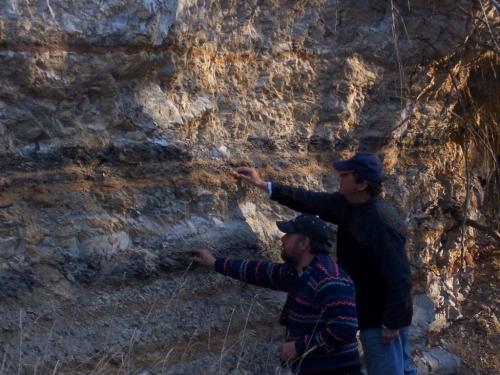 Andrew Fallak and Dr. Robert Wrigley examining the Bentonite layers, which accumulated between 74.5 and 70 million years ago, just a few kilometres north of Morden on the edge of the Manitoba Escarpment.   mart zeilig story winnipeg free press