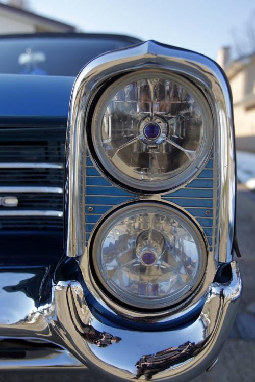 CLASSIC CAR - 1964 Pontiac owned by Glen Kohlmeier at his home in Charleswood. 372 Cathcart. November 8, 2011 (BORIS MINKEVICH/ WINNIPEG FREE PRESS)