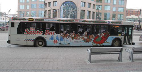 Santa Bus in front of the Bay. December 1, 2011(BORIS MINKEVICH / WINNIPEG FREE PRESS)