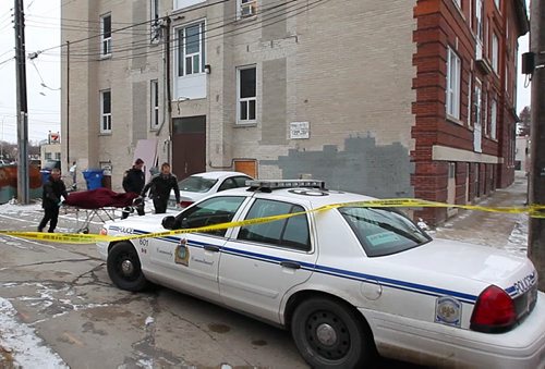 Apartment block located at 270 Morley Ave. at Osborne was taped off due to a suspicious death that occurred Saturday morning.  Dec 3, 2011 (Ruth Bonneville /  Winnipeg Free Press)