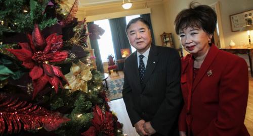 The Honourable Philip S. Lee the Lieutenant Governor of Manitoba with his wife Her Honour Anita K. Lee beside one of two Christmas trees that are at Government House.  111206 Mike Deal / Winnipeg Free Press