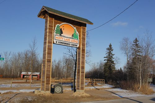 Little Saskatchewan evacuees at the Misty Lake Lodge north of Gimli, MB. Photo of the front gates of the lodge property. December 8, 2011(BORIS MINKEVICH / WINNIPEG FREE PRESS)