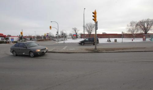 Photo near Grant Ave. and  Nethanial Street. December 12, 2011 BORIS MINKEVICH / WINNIPEG FREE PRESS